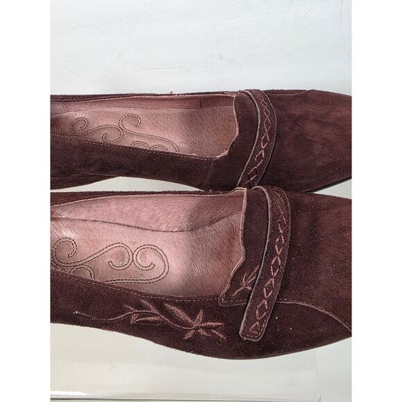 CLARKS Shoes Artisan Flats Comfort Brown Suede SlipOn Embroidered Women Size 9W - Picture 7 of 15
